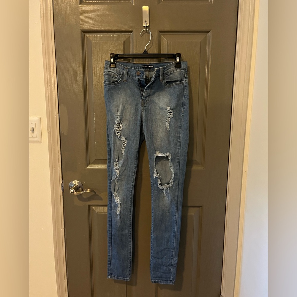 Fashion Nova Medium Blue Distressed Skinny Jeans Size 5 (W26)